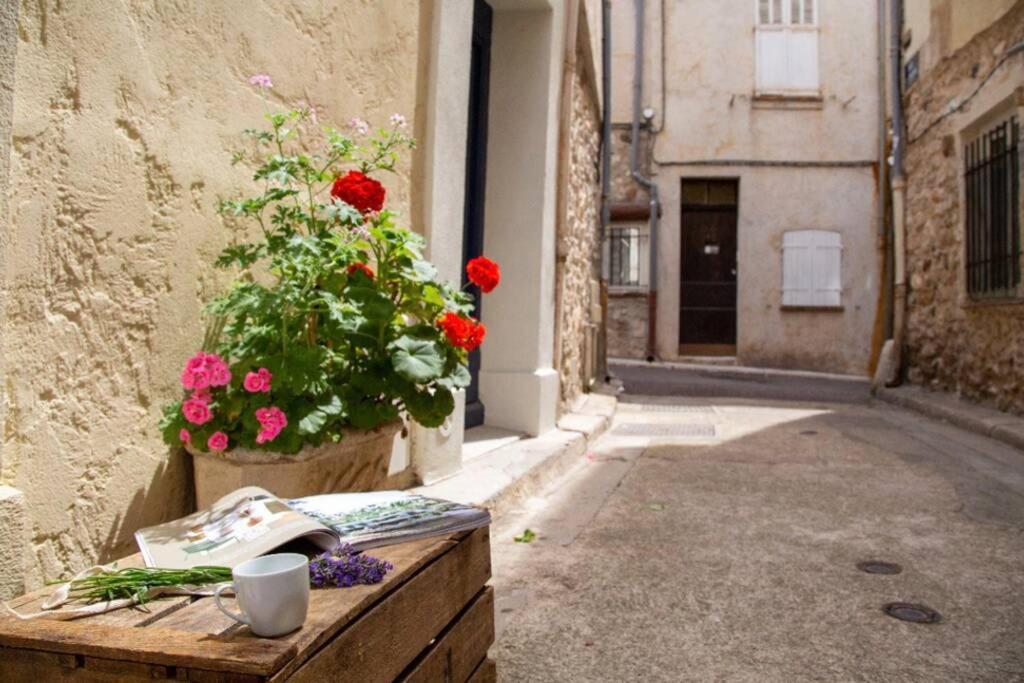 Vieil Antibes, Plage De Sable, Avec Parking Bagian luar foto